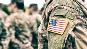 VIDEO Presa: Trump vrea să retragă 10.000 de militari din Europa